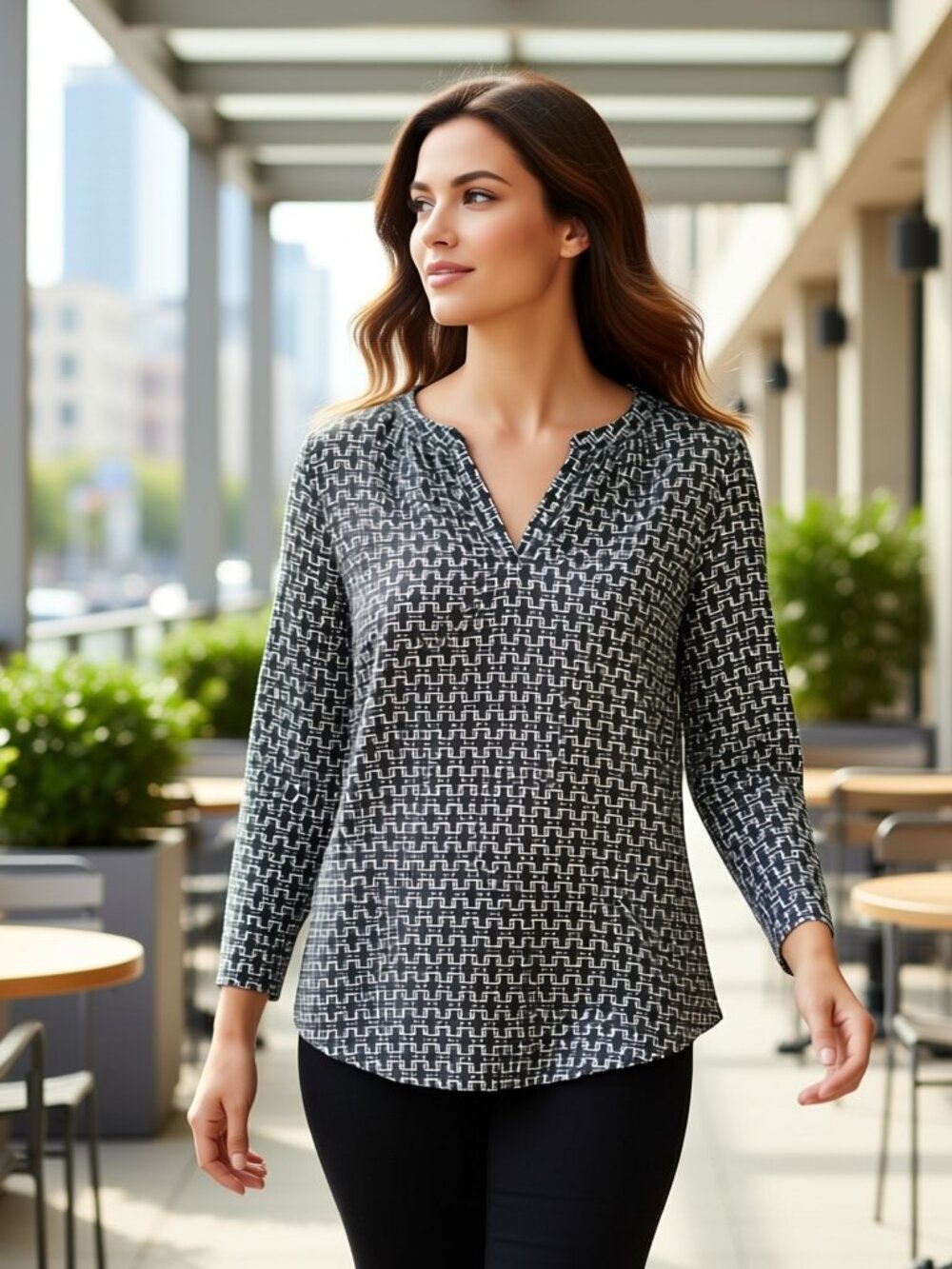 Liz Claiborne Green and White Geometric V-Neck Blouse